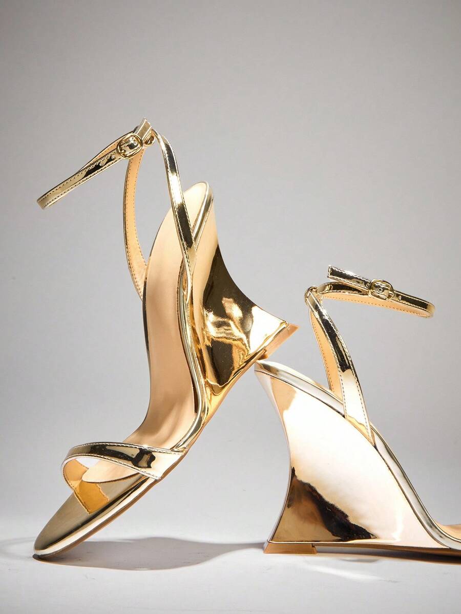 Women's slip-on thong wedge sandals with high heels and open toe design