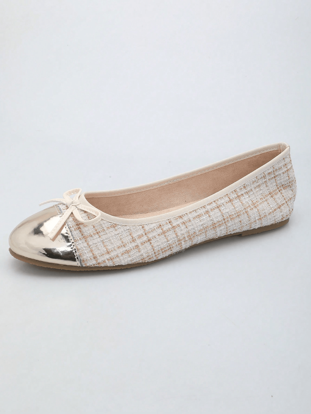 Women's ballet flat shoes with a delicate bowknot detail, low-top silhouette, and soft sole for casual and work wear.