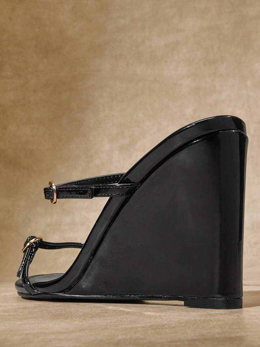 Women's slip-on thong wedge sandals with high heels and open toe design