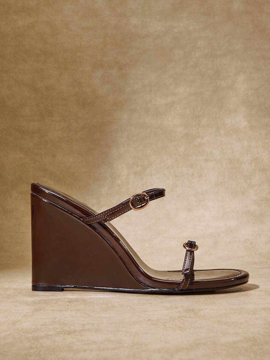 Women's slip-on thong wedge sandals with high heels and open toe design