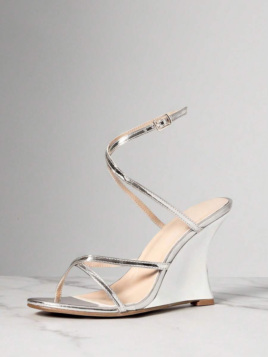 Women's slip-on thong wedge sandals with high heels and open toe design