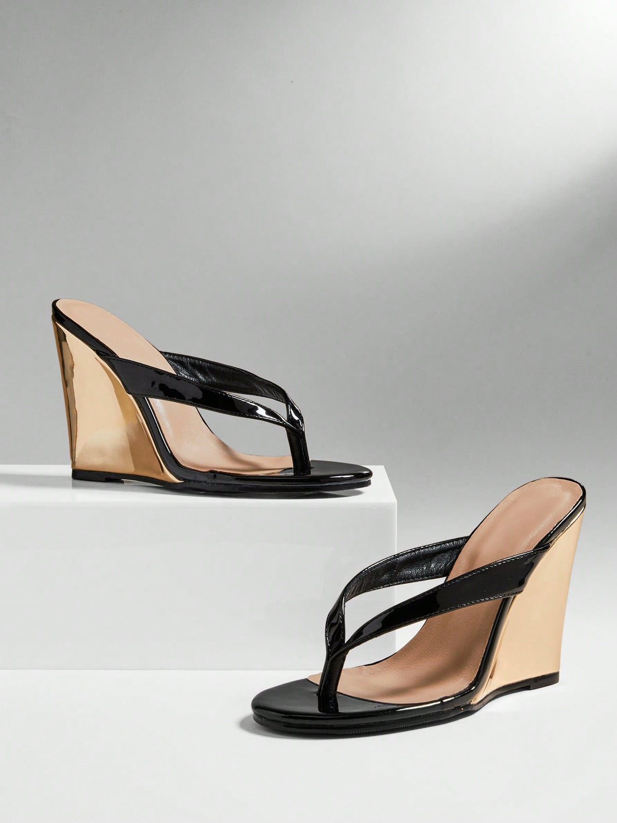 Women's slip-on thong wedge sandals with high heels and open toe design