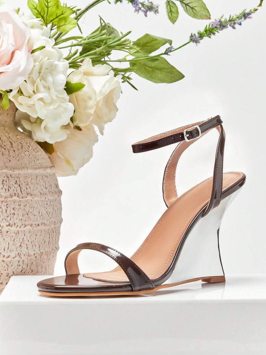 Women's slip-on thong wedge sandals with high heels and open toe design
