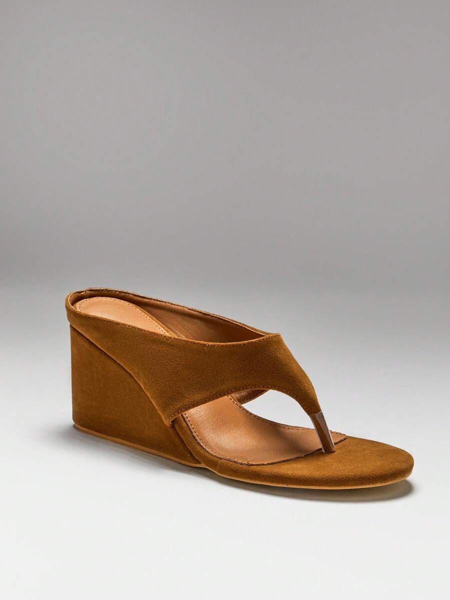 Women's slip-on thong wedge sandals with high heels and open toe design