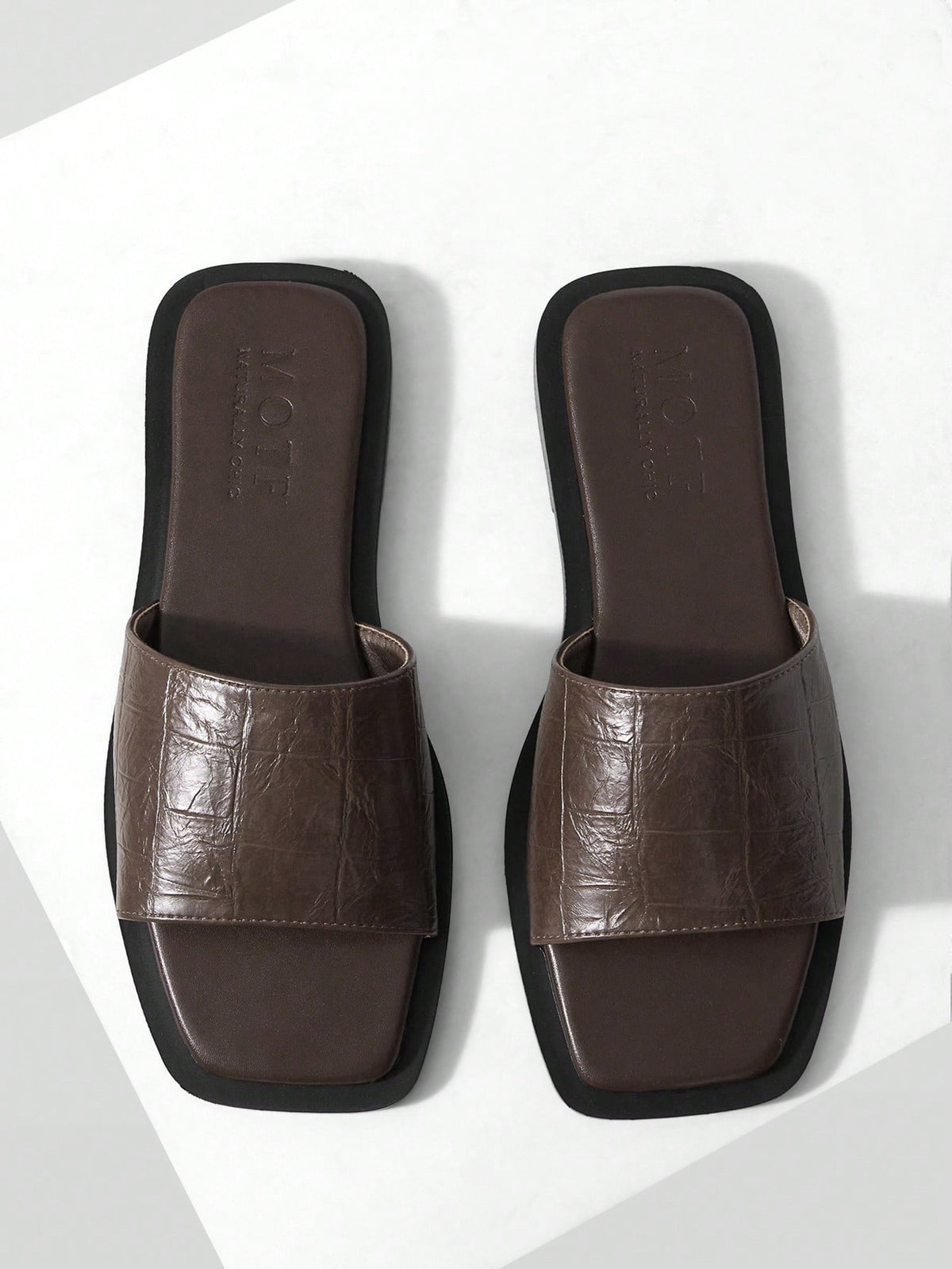 Retro women's square toe open toe flat slippers featuring a smooth PU leather finish and lightweight slip-on design.