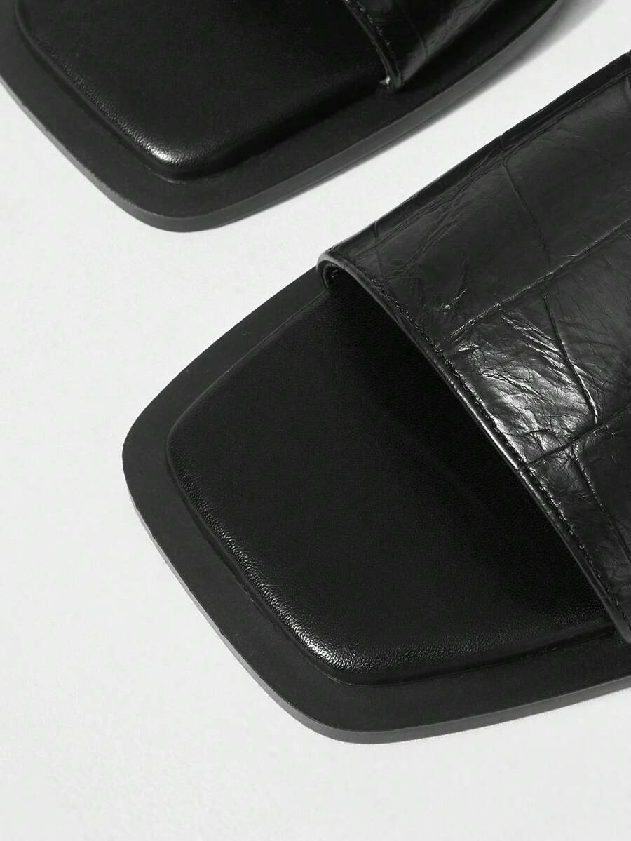 Retro women's square toe open toe flat slippers featuring a smooth PU leather finish and lightweight slip-on design.