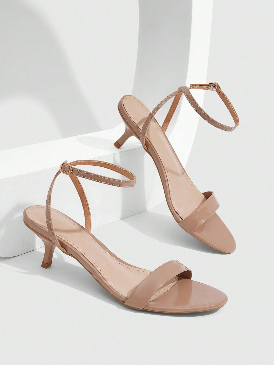 Women's open toe slingback high heel sandals with crisscross knot design and 5.5cm kitten heel