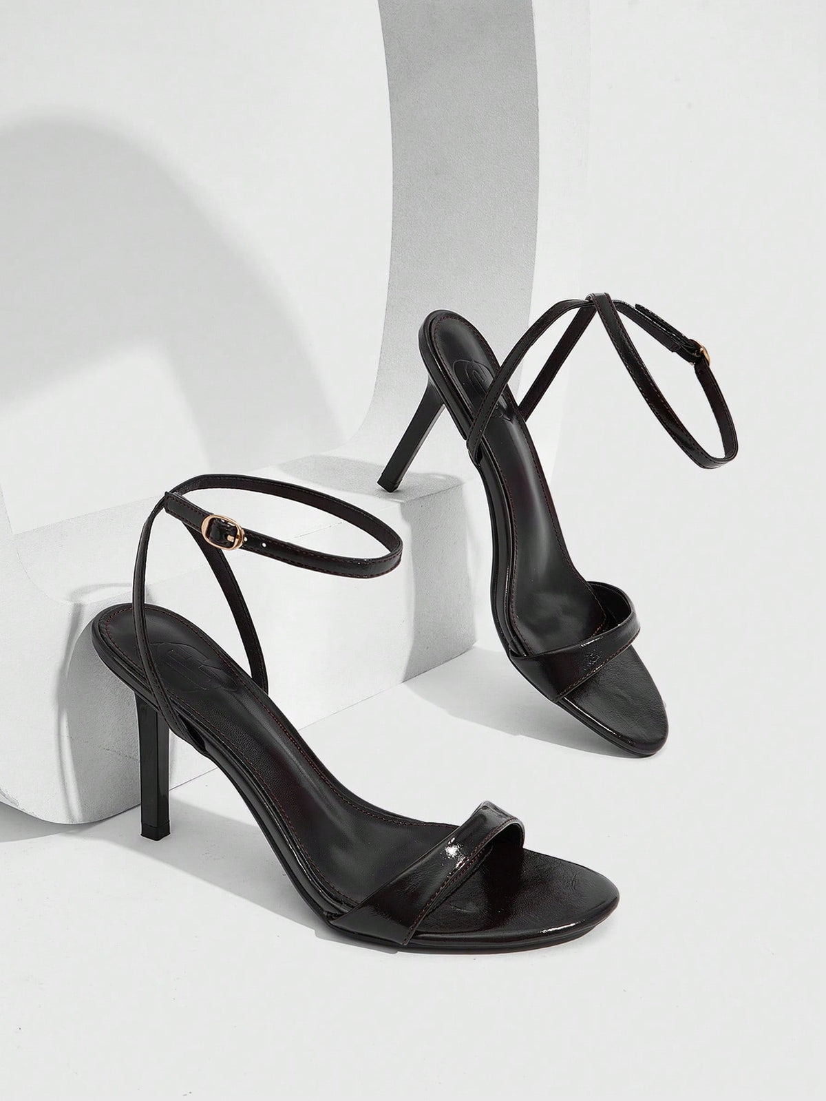 Women's open toe slingback high heel sandals with crisscross knot design and 5.5cm kitten heel