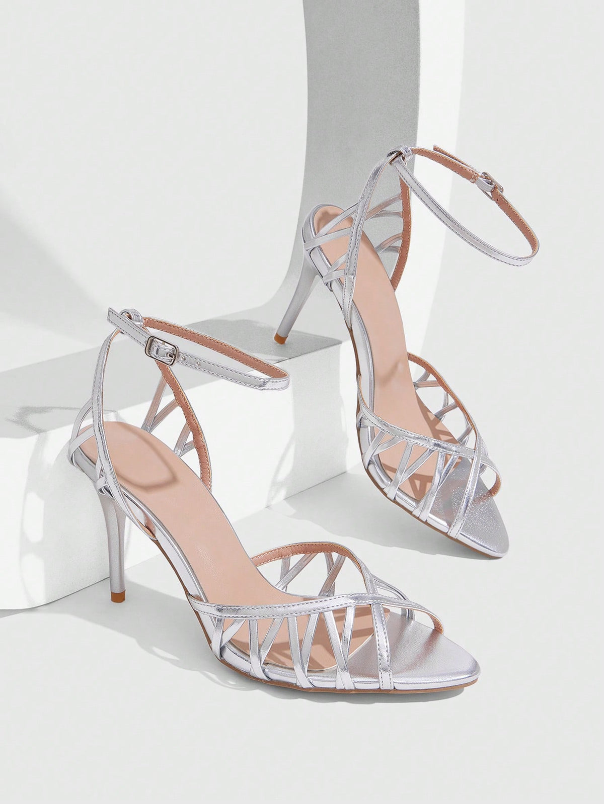 Women's open-toe high-heeled sandals with cross straps and stiletto heel