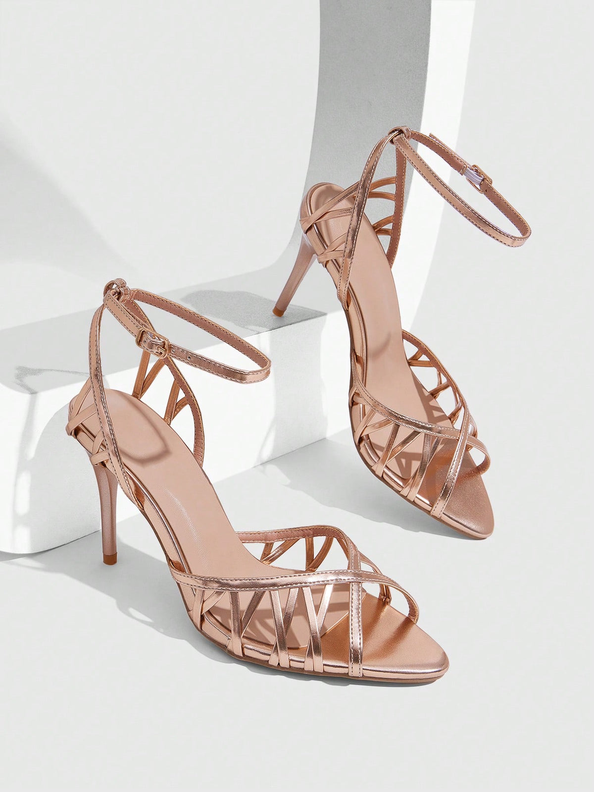 Women's open-toe high-heeled sandals with cross straps and stiletto heel