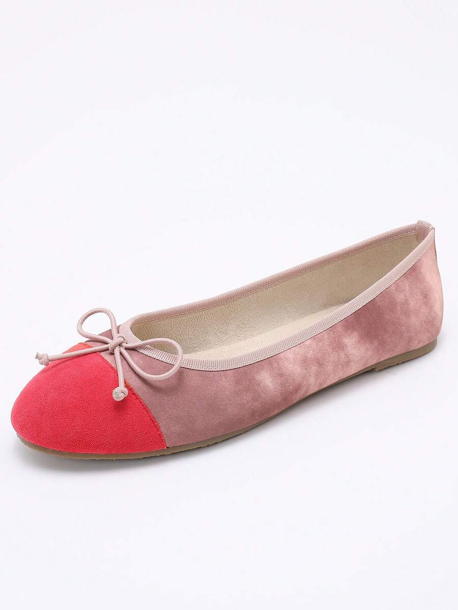 Women's ballet flat shoes with a delicate bowknot detail, low-top silhouette, and soft sole for casual and work wear.