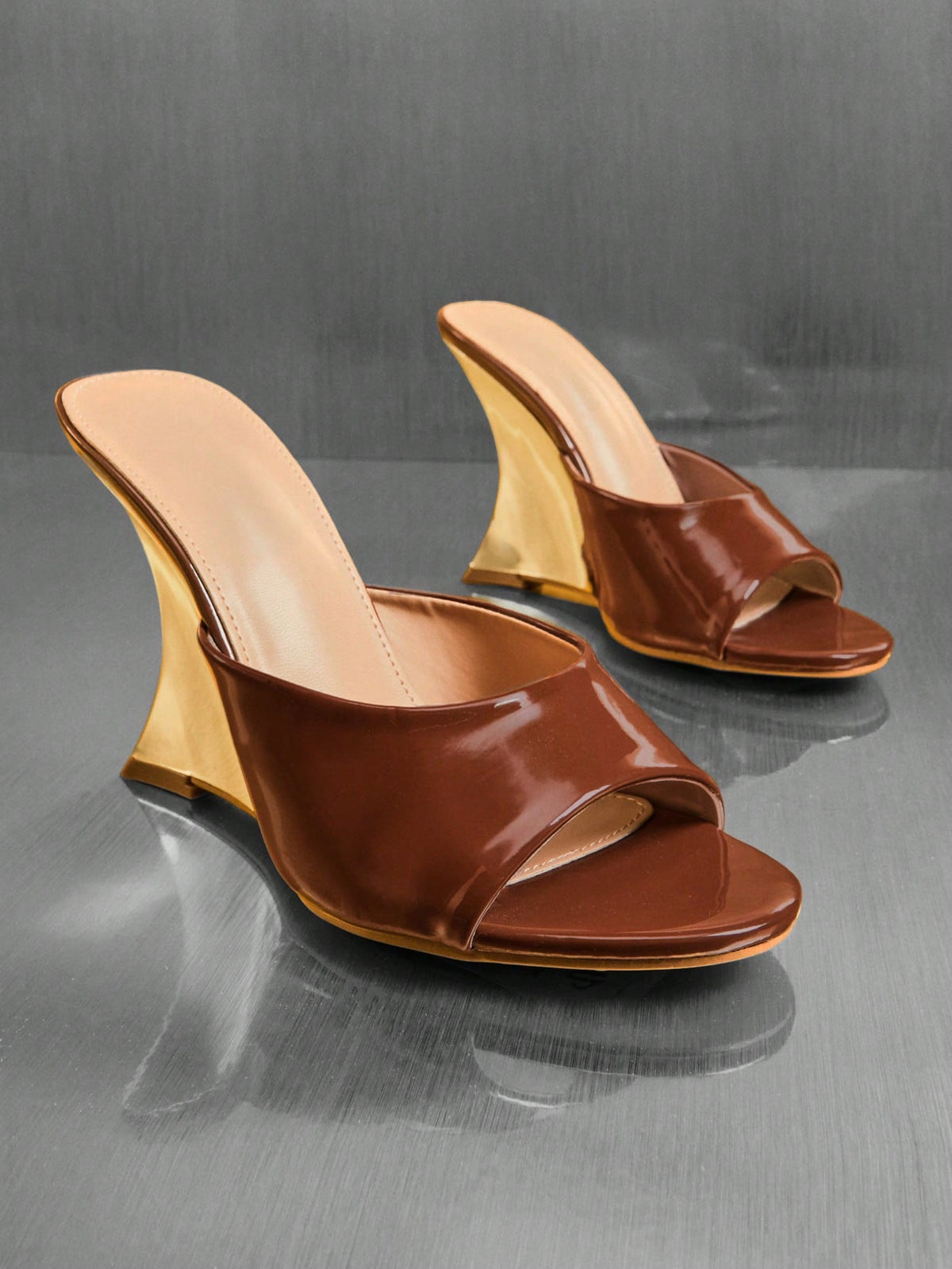 Women's slip-on thong wedge sandals with high heels and open toe design