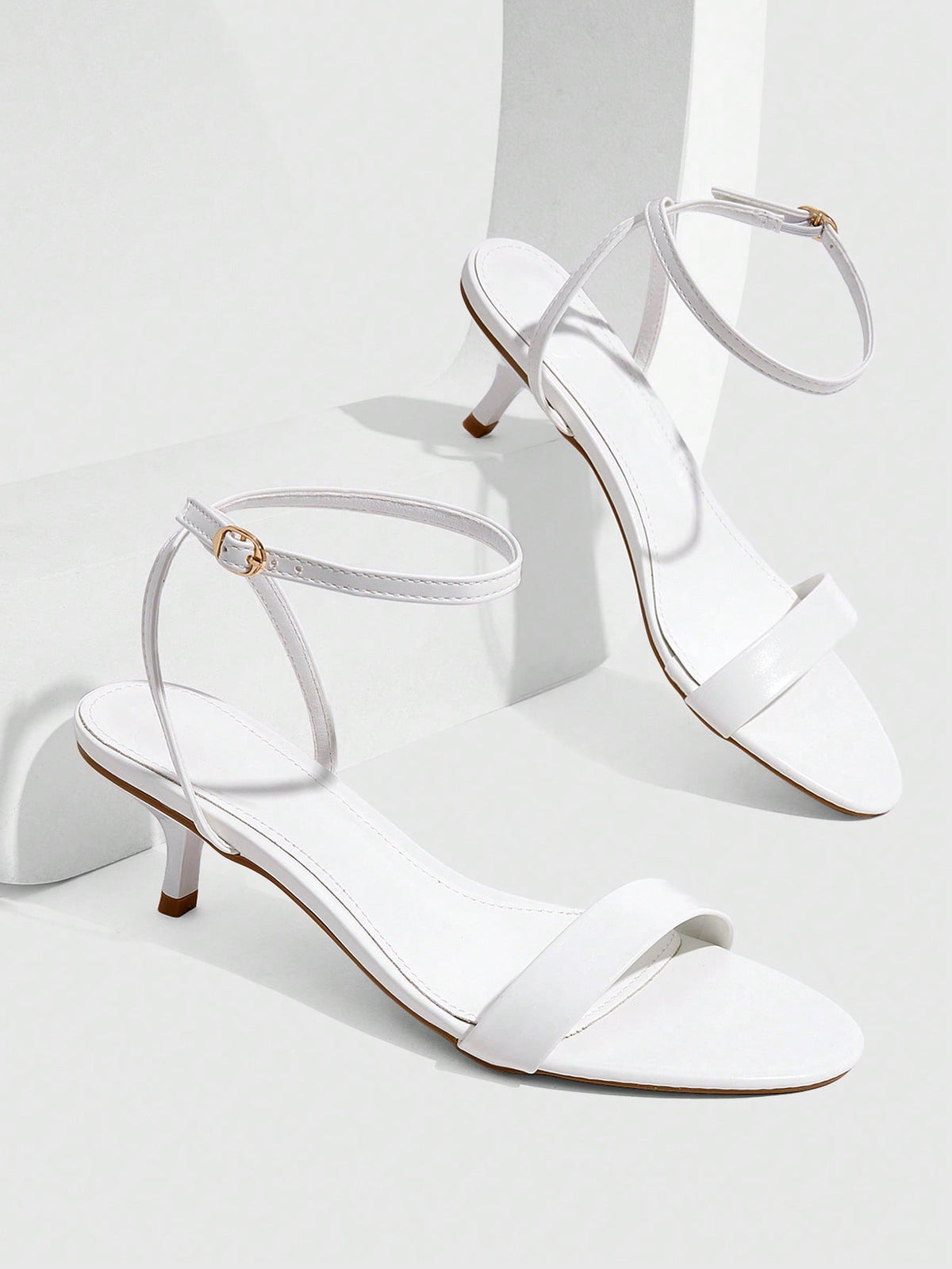 Women's open toe slingback high heel sandals with crisscross knot design and 5.5cm kitten heel